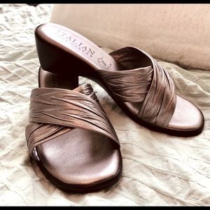 NWOT Italian Shoemaker sandals